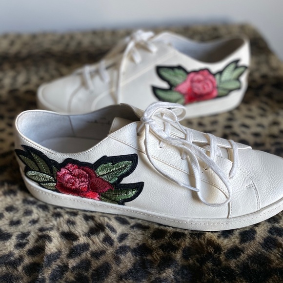 Joie Daryl Leather Sneaker - Picture 3 of 8